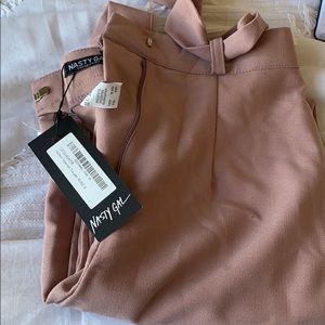 Cute dusty rose pants!